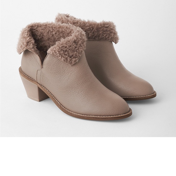 Kelsi Dagger Taupe Ankle Boots with Plush Lining - Picture 1 of 7